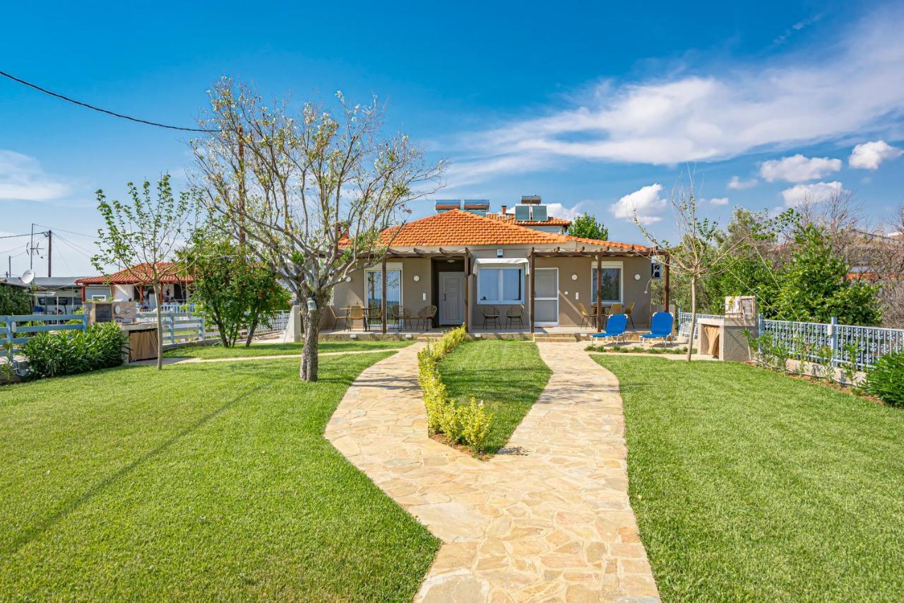 Azzurro Seafront Houses Nea Kallikrateia Екстериор снимка