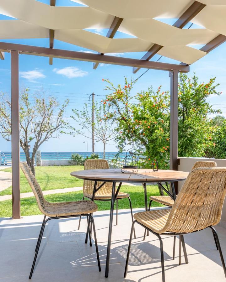Azzurro Seafront Houses Nea Kallikrateia Екстериор снимка