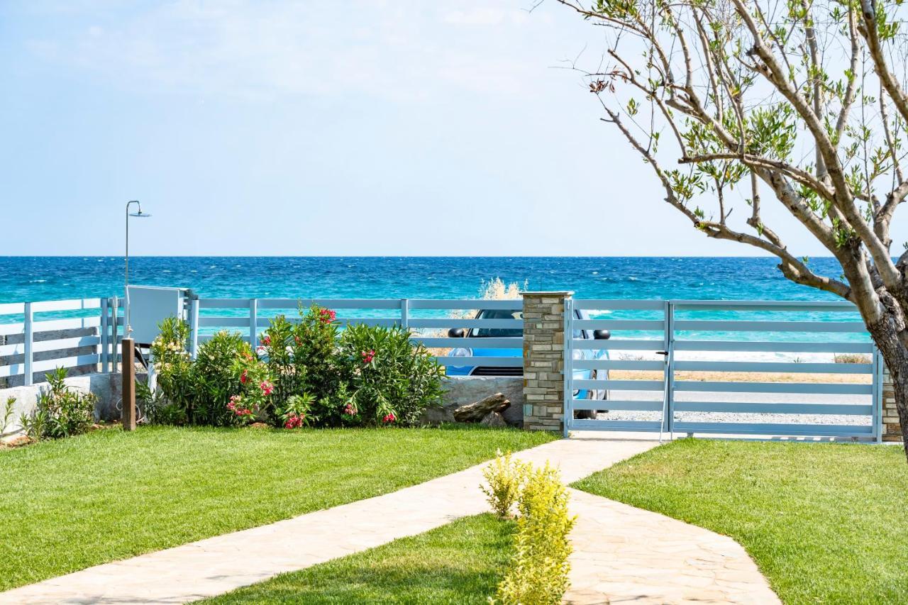 Azzurro Seafront Houses Nea Kallikrateia Екстериор снимка