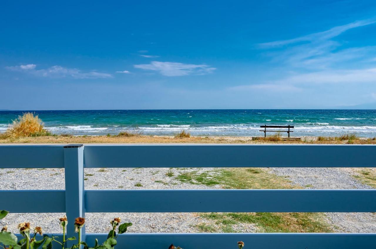 Azzurro Seafront Houses Nea Kallikrateia Екстериор снимка