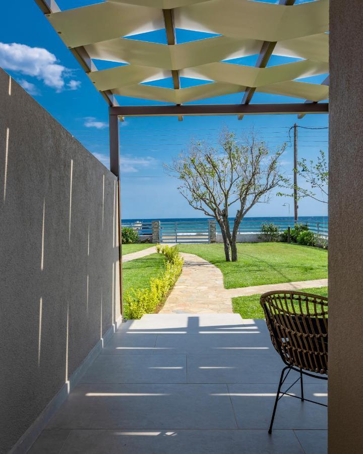 Azzurro Seafront Houses Nea Kallikrateia Екстериор снимка