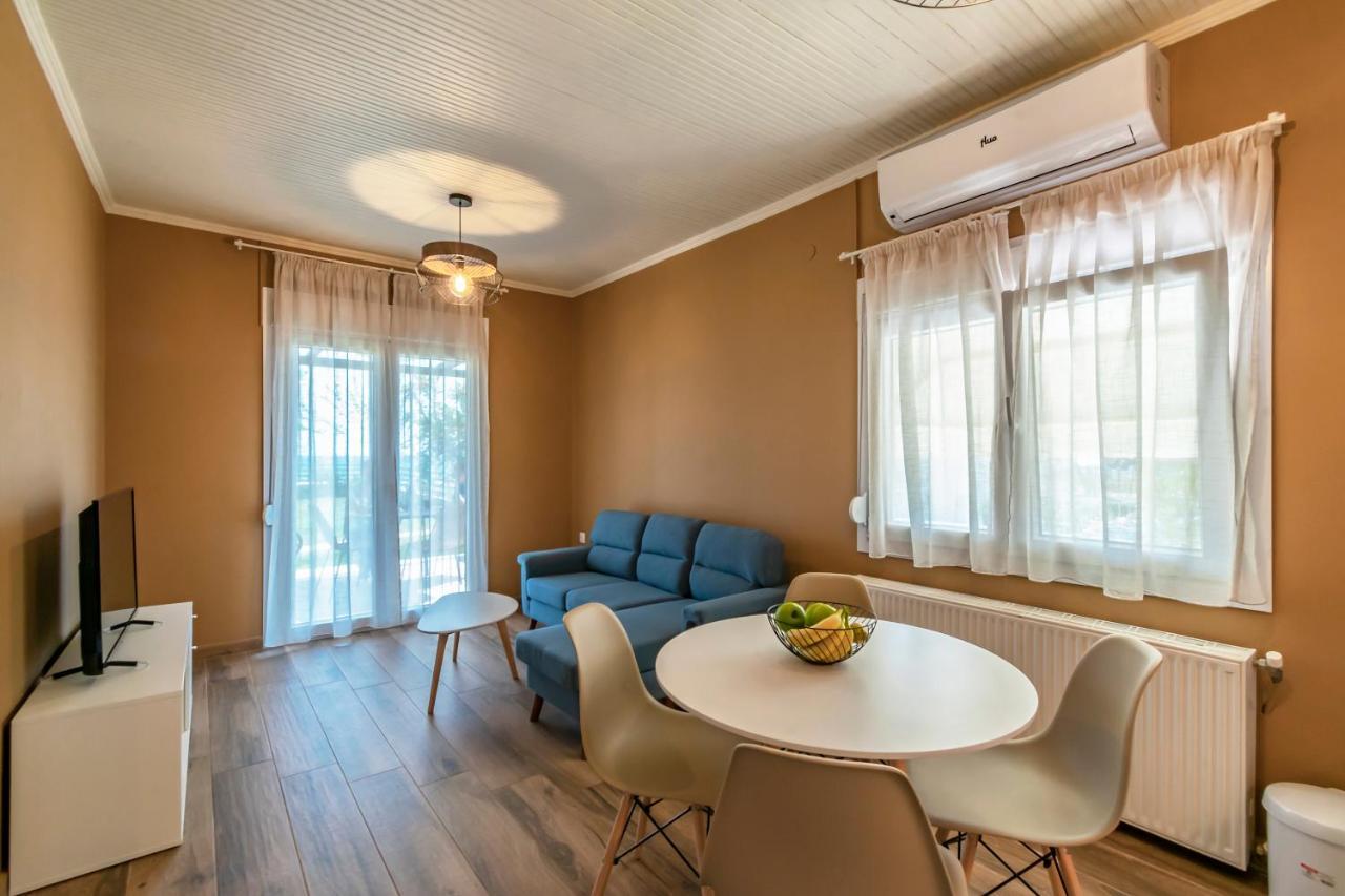 Azzurro Seafront Houses Nea Kallikrateia Екстериор снимка