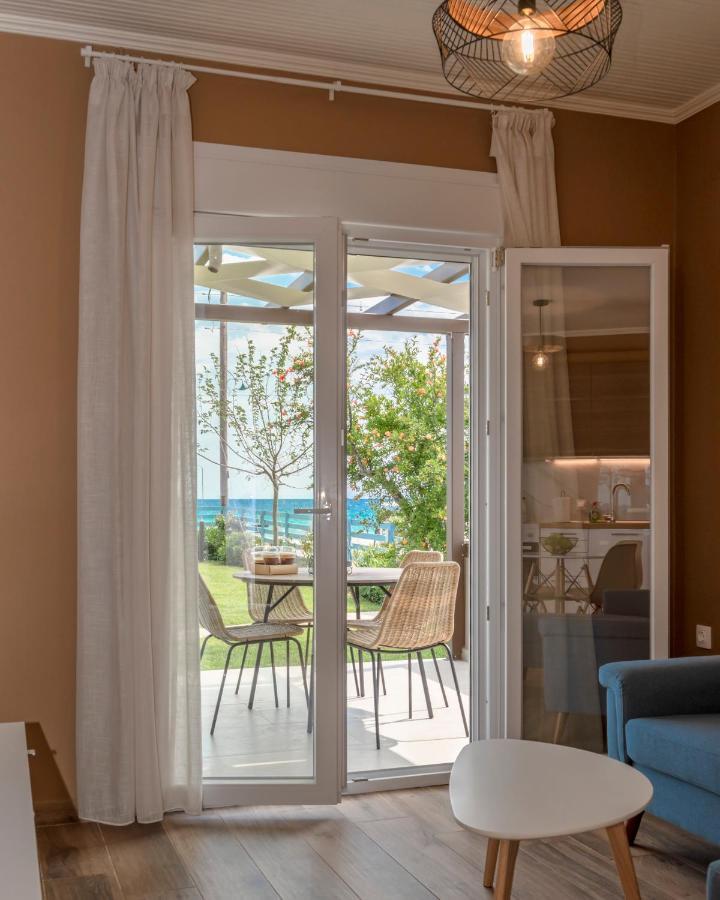 Azzurro Seafront Houses Nea Kallikrateia Екстериор снимка